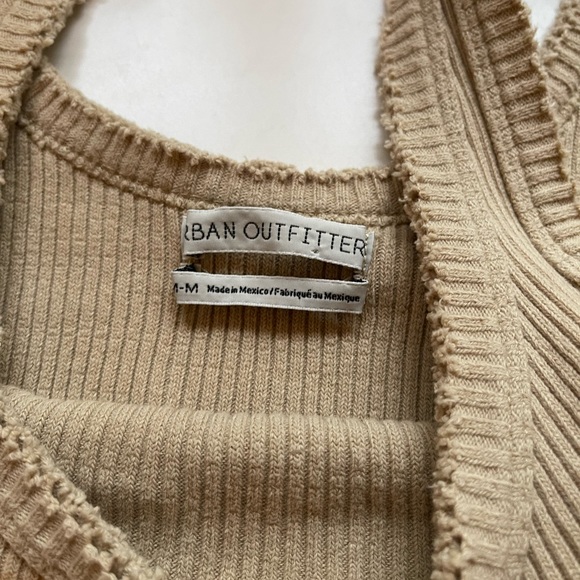 Tan tank - Picture 2 of 2